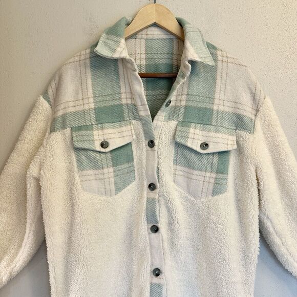 Utcoco Women's Flannel Button Down Fleece Jacket Fall Fuzzy‎ Plaid Blouse Jacket - Picture 2 of 15